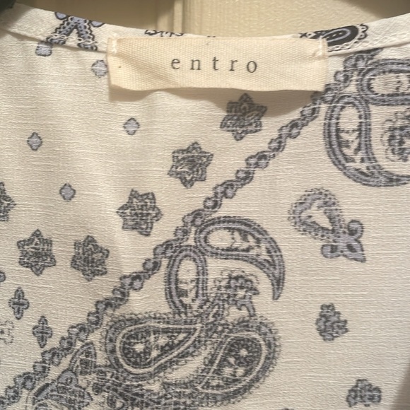 Sleeveless blouse - Picture 2 of 6